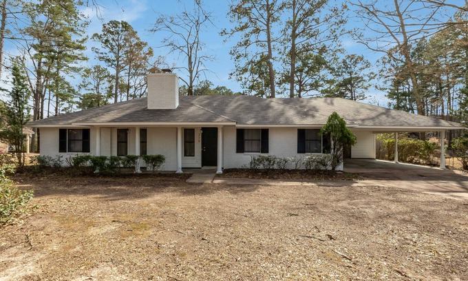 Jackson House | Royal Lakeshore