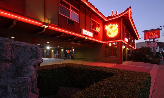 Chinatown Hotel | Royal Pagoda Motel Dodger Stadium