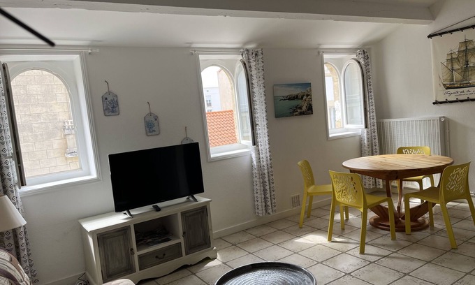 Pontaillac Apartment | ROYAN PONTAILLAC 30m from the beach, 2nd floor villa, 70m2