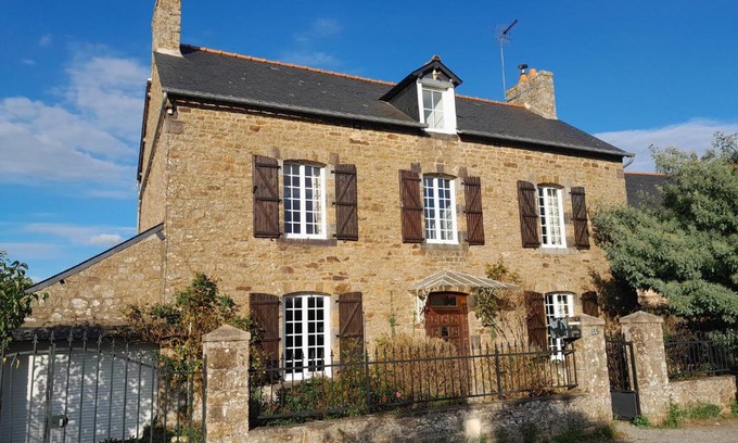 Roz-sur-Couesnon House | Rozéliande