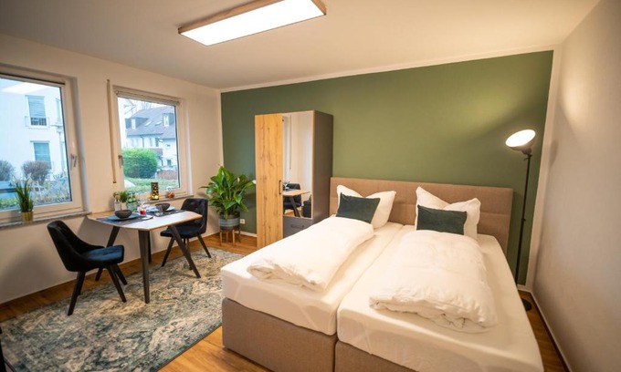 Ottersleben Apartment | RR - Cozy Apartment - Parking - Kitchen - WIFI