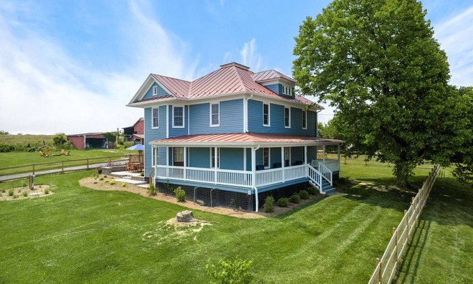 Woodstock Other | Ruby's Ranch - Modern farmhouse with fully fenced yard and mountain views!