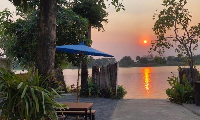 Nong Pling House | Ruen Thai Ban Rim Nam