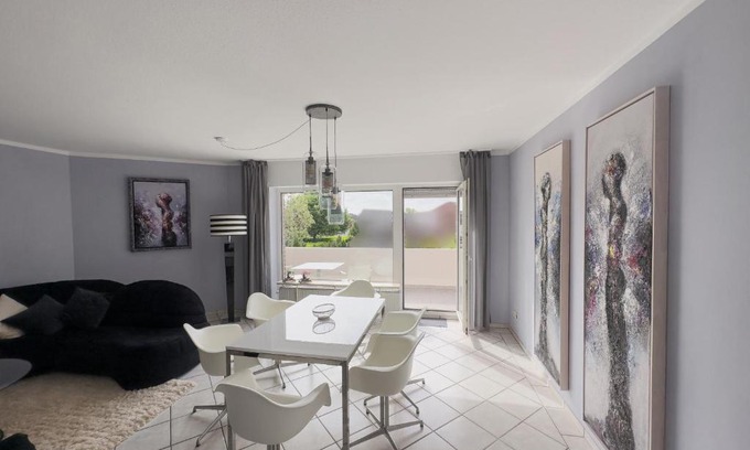 Juelich Apartment | Ruhiges Juwel: frisch renoviert 100 qm