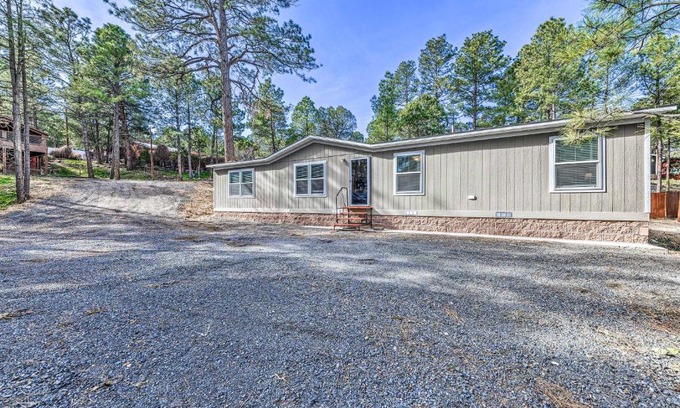Ruidoso Downs House | Ruidoso Home Near Golfing, Hiking and Shopping