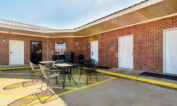 Ruleville Hotel | Ruleville Inn By OYO