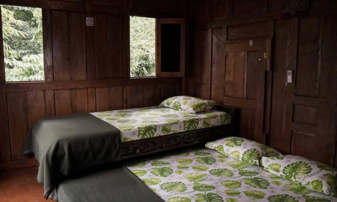 Sinduharjo Ski Chalet | Rumah Kayu Joglo Yudhistira, tepi sungai, 2BR