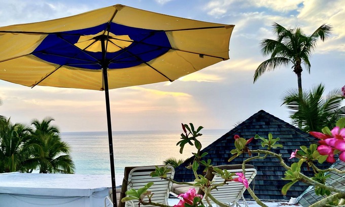 Dunmore Town Hotel | Runaway Hill Inn