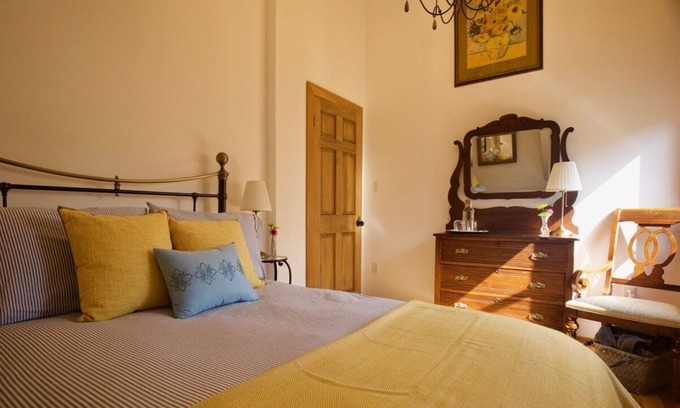 Bloomfield Bed & Breakfast | Runaway Rooster B&B - The Nest