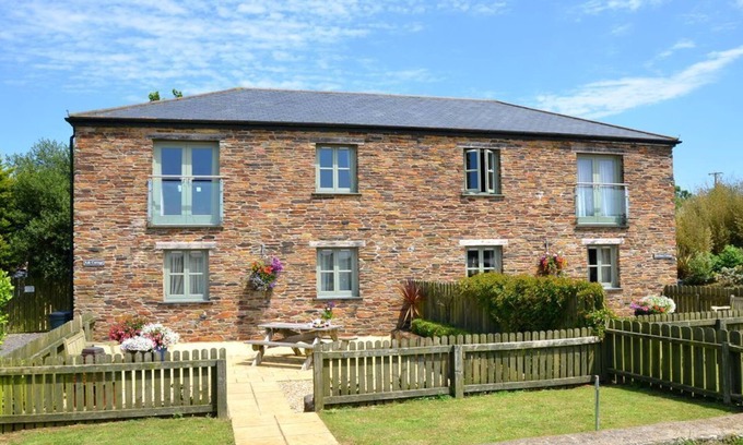 Grampound Cottage | Rural Complex 7 Lux Cottages, Ash Cottage, with Beautiful south views