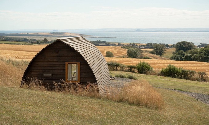Leven Cabin | Rural Cosy Cabin With Beautiful Views Over Fife