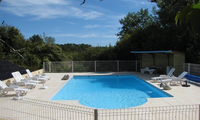 Chalais Cottage | Rural family cottage for 6, shared pool, own terrace & garden, ping-pong table.