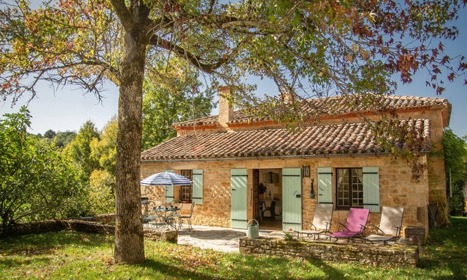 Sauveterre-la-Lemance House | Rural holiday home in a quiet location