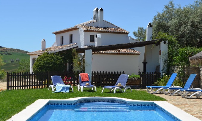 Antequera Cottage | RURAL HOUSE 8 person RODEADA OF NATURE AND TRANQUILITY 4 BEDROOMS AND 4 BATHROOMS