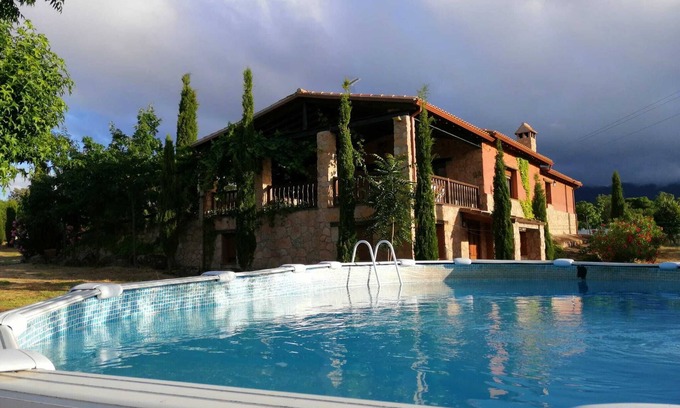 El Tiemblo Cottage | Rural house ideal for families and animals.