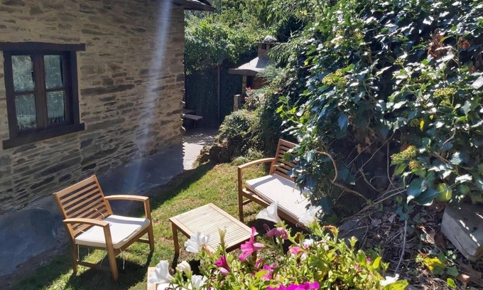 Samos House | Rural House 'O Paxar' with Mountain Views, Private Terrace and Wi-Fi