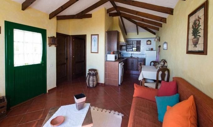 Isora Cottage | Rural House with Beautiful Views in El Hierro