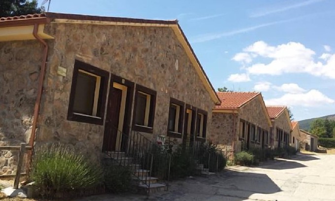 Pinilla de Buitrago Cottage | Rural lodging La Chorrera for 2 people