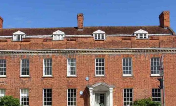 Tolleshunt D'Arcy House | Rural Mansion in picturesque countryside 1 Hour from Central London.