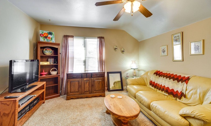 Chisholm Apartment | Rural Minnesota Apartment w/Fire Pit