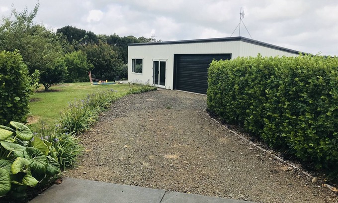 Rewa House | Rural Retreat 1 bedroom Guesthouse
