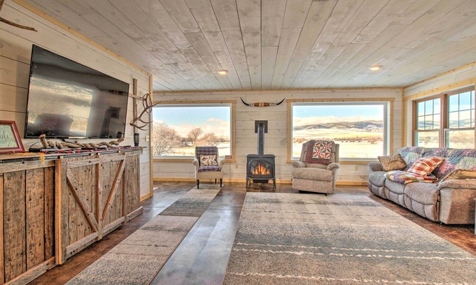 White Sulphur Springs House | Rural White Sulphur Springs Getaway w/Deck!