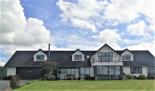 Tawharanui Apartment | Ruru Lodge