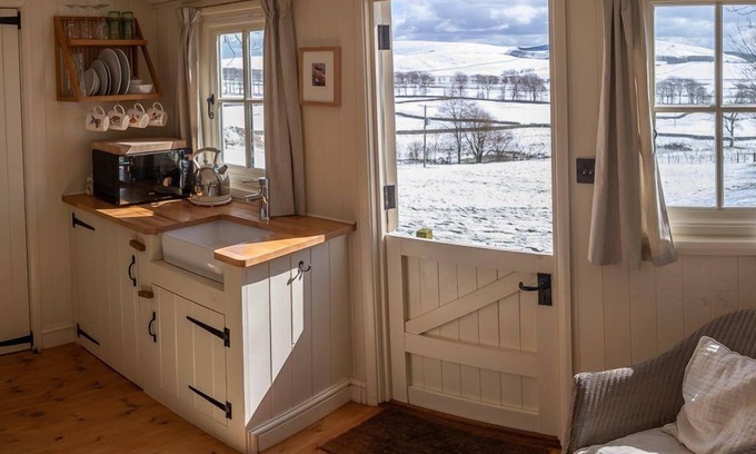 Peak District Bed & Breakfast | Rushop Hall