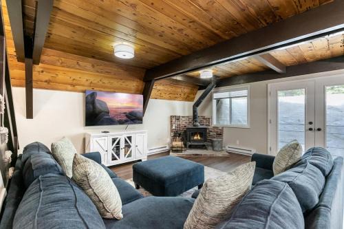 Tahoe City House | Rustic and Modern 3BDR Tahoe Cabin