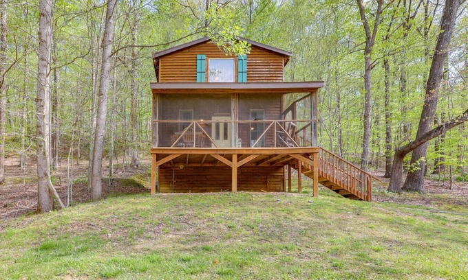 Taswell Cabin | Rustic Brina Breeze Cabin!