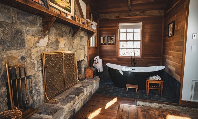 Raphine Cabin | Rustic Cabin and 1849 Grist Mill Near the Blue Ridge Parkway I-81 I-64 205 Exit