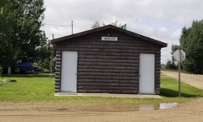 West Central Saskatchewan Cabin | Rustic Cabin at Delaronde Resort - Cabin #5
