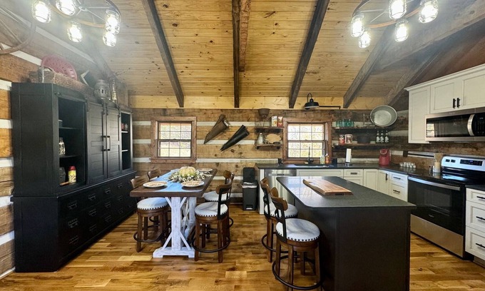 Stokes Cabin | Rustic cabin newly remodeled just 15 minutes from downtown Winston Salem.