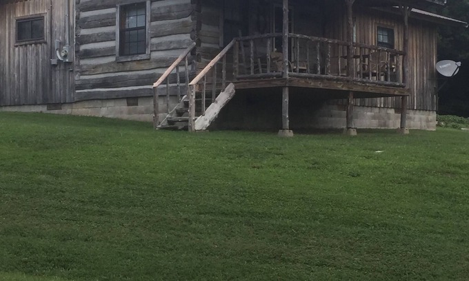 Gainesboro Cabin | Rustic cabin over looking Cordell Hull Lake