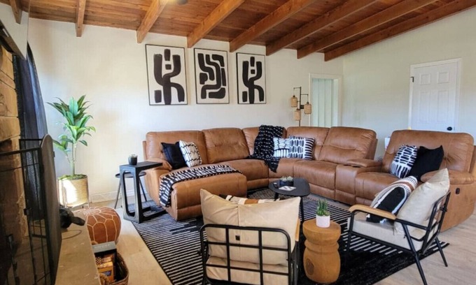 Highland Hills House | Rustic Charm Meets Modern Luxury