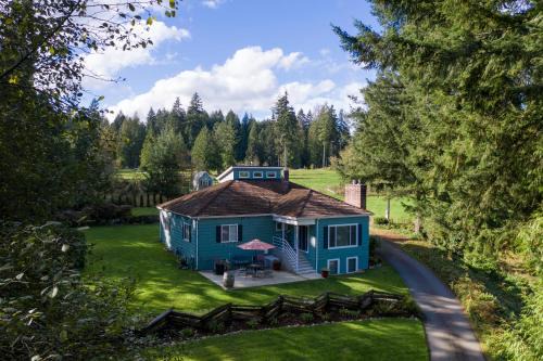 Mill Creek House | Rustic Chic Cottage near Mill Creek, Snohomish, Woodinville