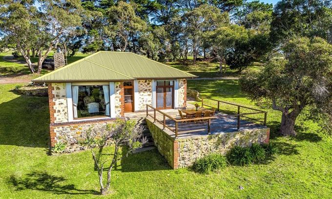 Encounter Bay House | Rustic Cottage with amazing views !, Rustic cottage with amazing views over the bay