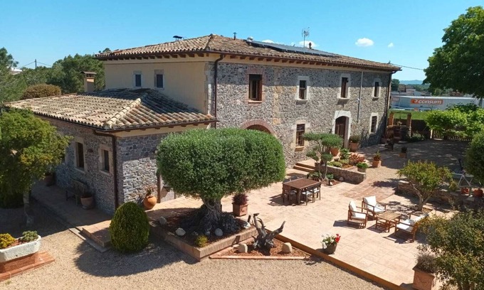 Sils Cottage | RUSTIC FARMHOUSE IDEAL FOR FAMILIES WITH PRIVATE POOL AND GREAT GARDEN