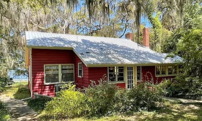 Melrose Cabin | Rustic Fishing Cabin on Lake Swan, Melrose