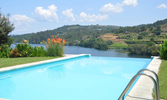 Marco de Canaveses Cottage | Rustic House, Infinity Pool, Kayak, Paddle, Total Privacy (35 min OPORTO)
