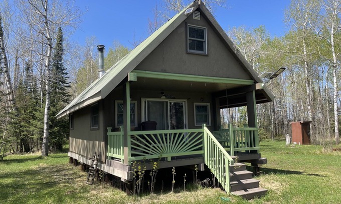 Melrude Cabin | Rustic Lakeside Cabin
