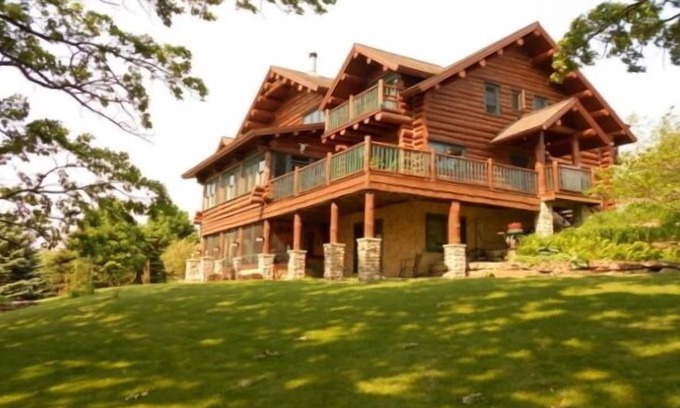 Blue Mounds Cabin | Rustic Luxury Awaits In This Beautiful Full Log Lodge On 44 Private Acres