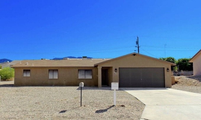 Lake Havasu City House | Rustic Modern Lake Havasu Hideaway