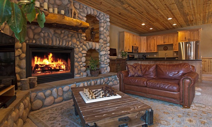 South Snyderville Basin Condo | Rustic Mountain Charm at The Canyons