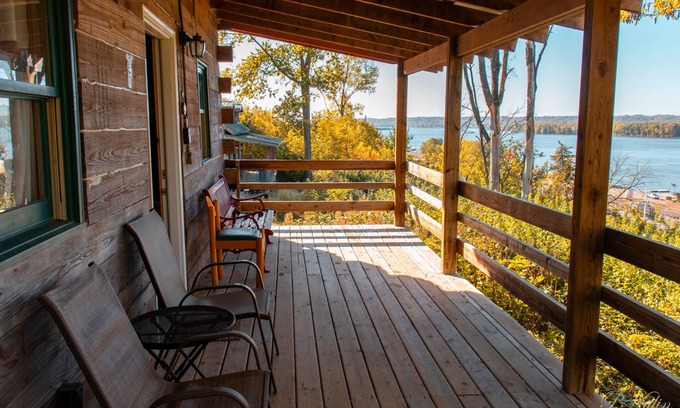 Savanna Cabin | Rustic River Cabin 3