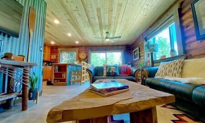 Ashton Cabin | Rustic Trails (EV, eco, wheelchair & pet friendly), Rustic Trails (EV, eco, wheelchair & pet friendl