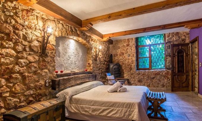Carabana Villa | Rustic villa
