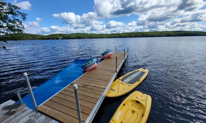 Novar Cottage | Rustic Waterfront Oudaze Lake Cottage