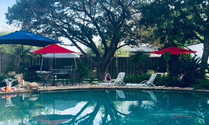 Buchanan Dam House | RV ,lake access , Swimming Pool & kayaks may be shared , Sleeps 4!
