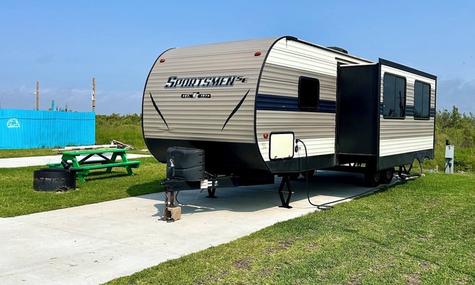 Port Bolivar House | RV Rental Great for Familes w/Bunkroom! Across from BEACH